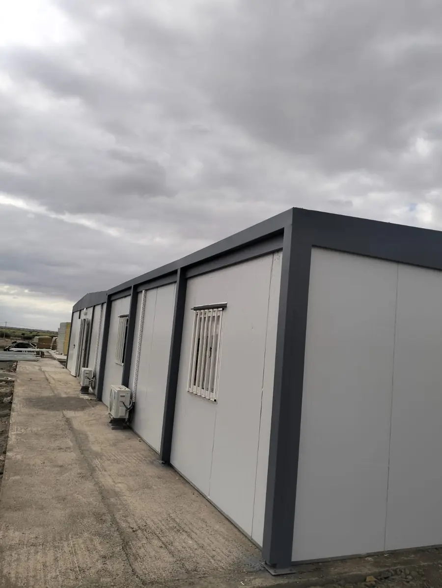 Bâtiment modulaire jonctionné climatisé, composé de plusieurs modules assemblés par SLOTIM